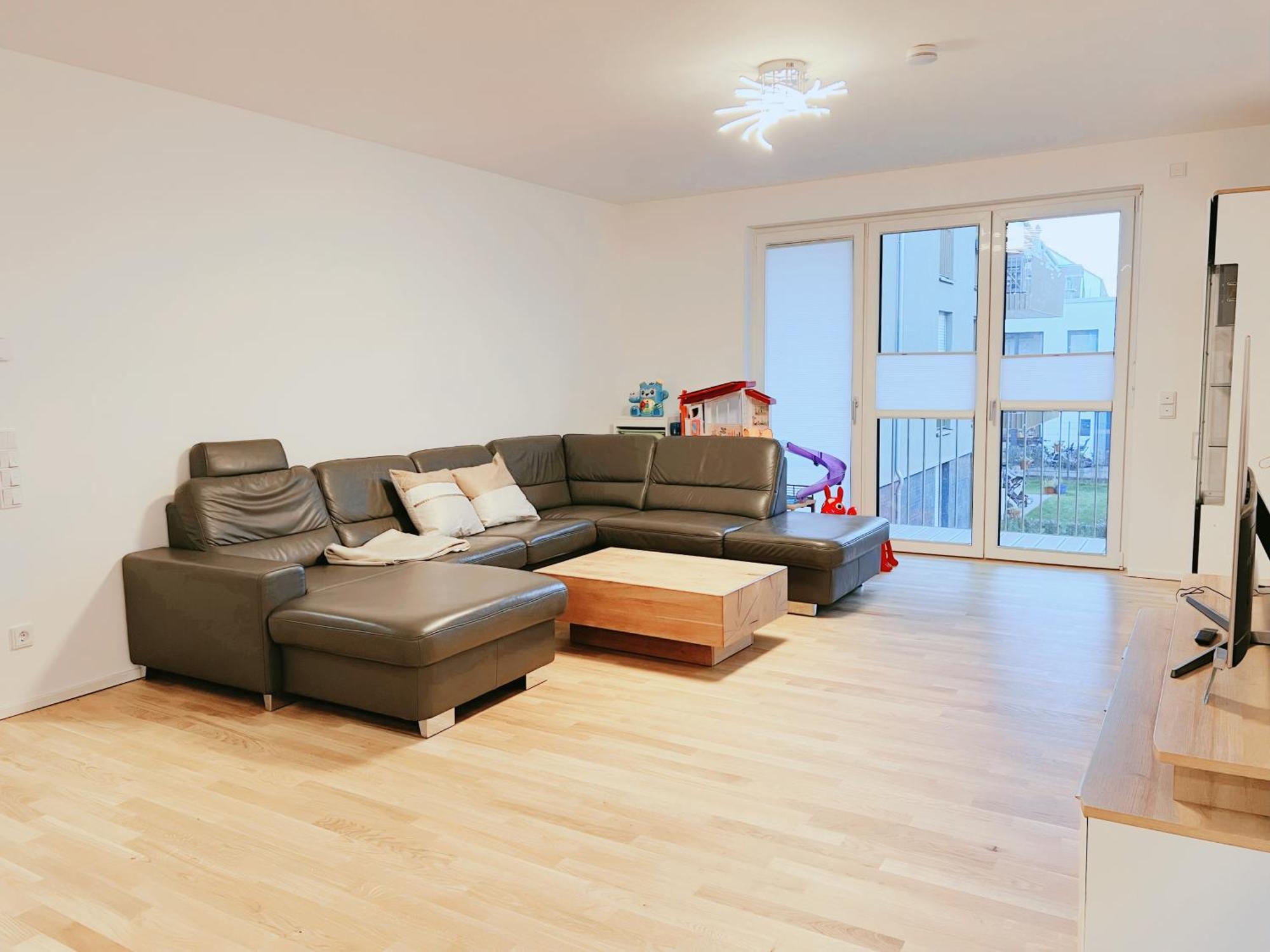 Apartment Moden In With Free Parking *
